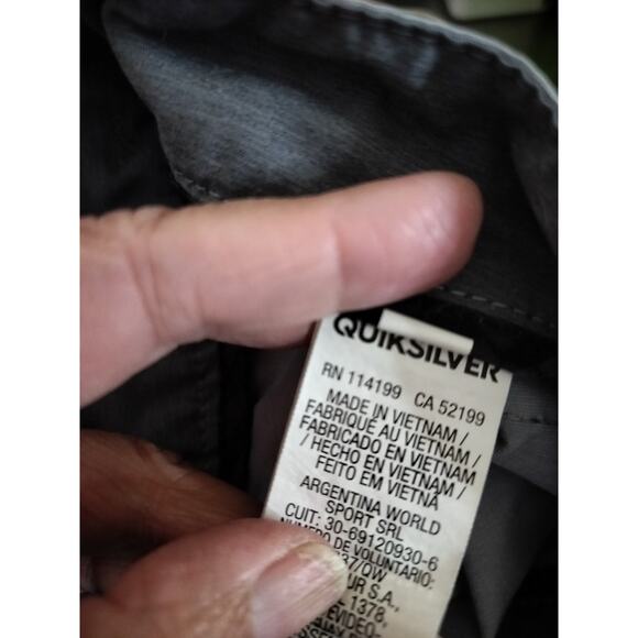 M676) Quiksilver Silver Amphibian Shorts Size 34 - Picture 9 of 11